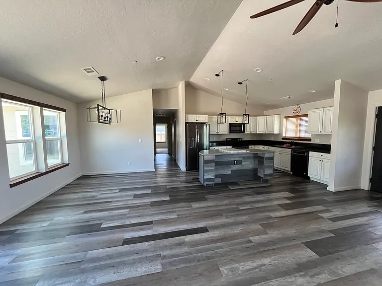 220 Longiflorum Ln — Photo 4