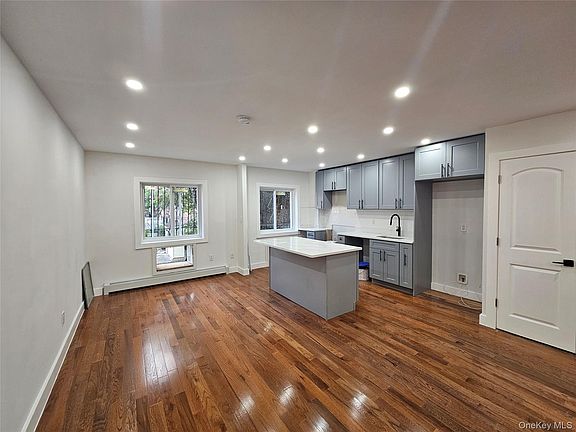 3rd image of 322 Wortman Avenue