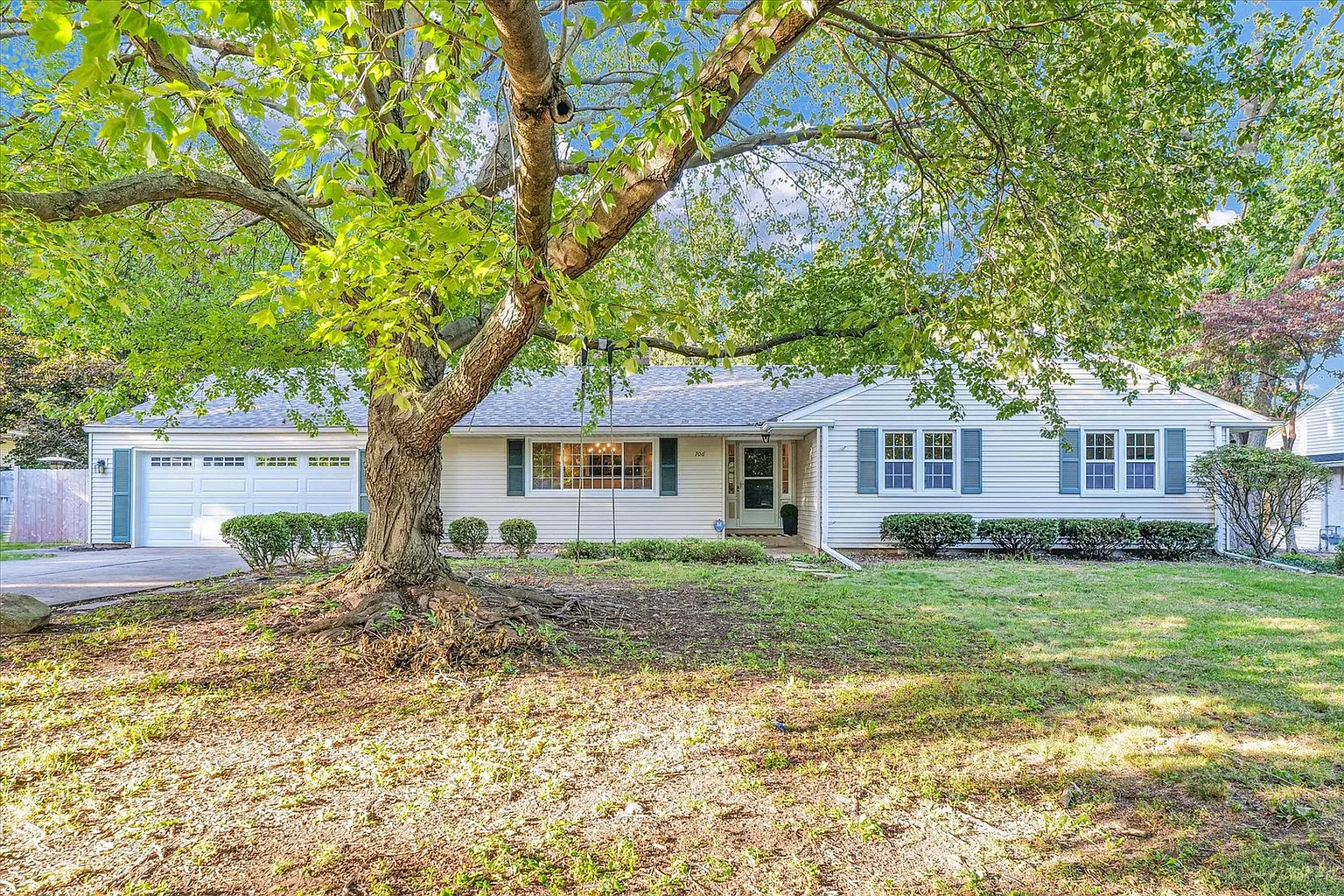706 Hamilton Dr photo 1
