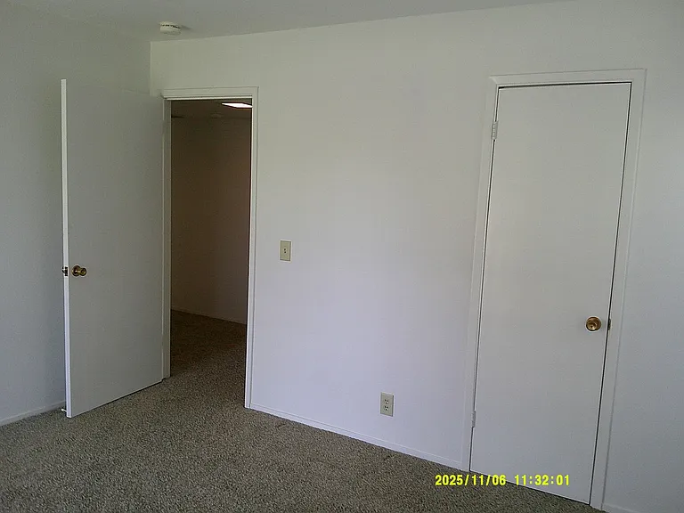 390 S Almond St — Photo 38