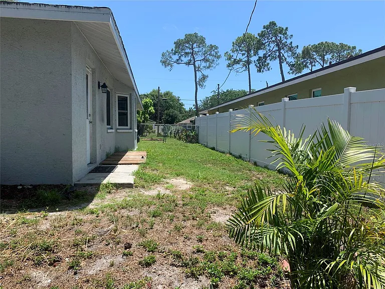 1875 Vamo Dr — Photo 13