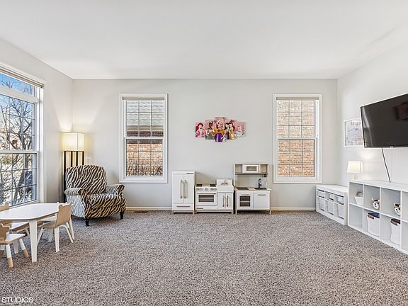 4th image of 735 W Meryls Ct