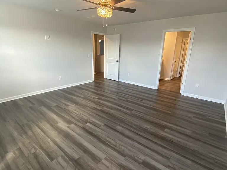 214 Gumspring Dr — Photo 28