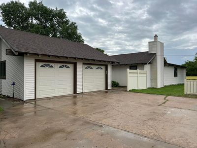 130 Walnut Creek Cir, Great Bend, KS, 67530