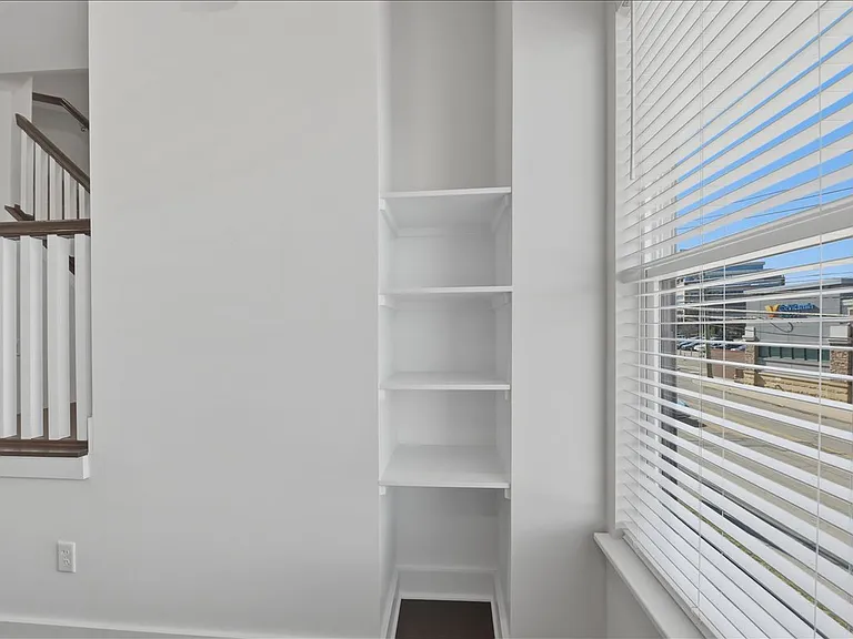 3908 Edwards Rd — Photo 14