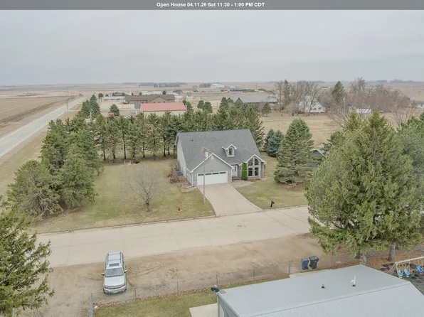 11 Lakeside Ln, Lake Park, IA 51347