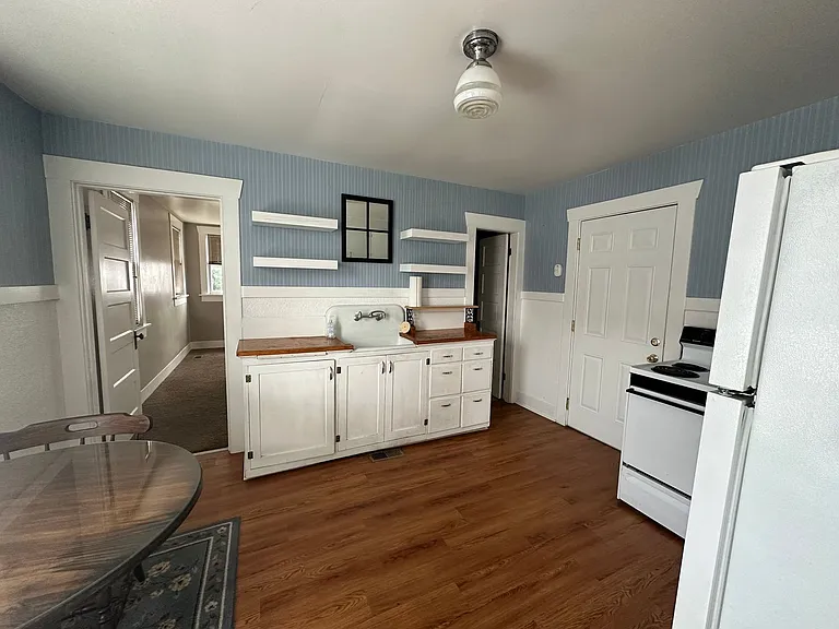217 SW 3rd St #1 — Photo 1
