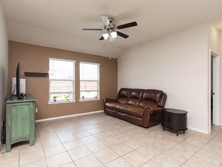 2515 Pintail Loop — Photo 3