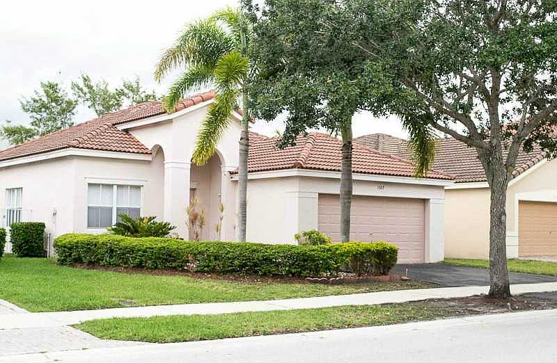 1st image of 1307 Banyan Way