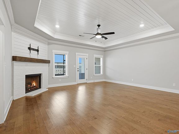 5th image of 402 Ripple Lake Dr