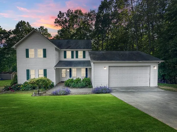 139 Hunters Xing, Shady Spring, WV 25918