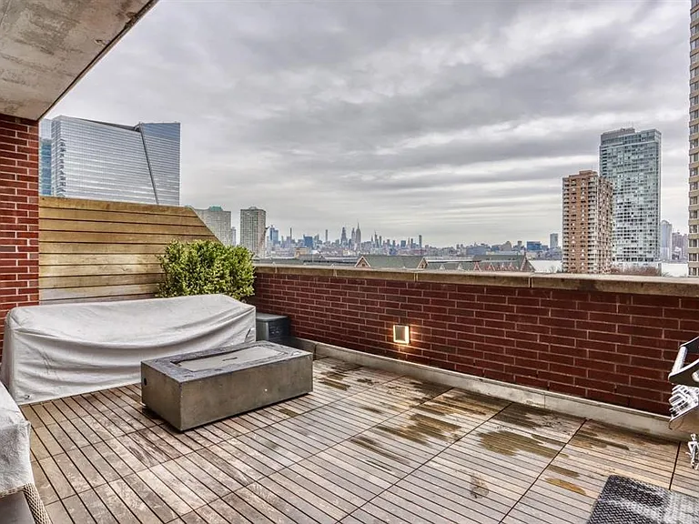 389 Washington St #20A — Photo 25