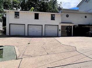 612 University Ave, Dubuque, IA 52001