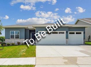 1268 Sand Prairie Dr, Iowa City, IA