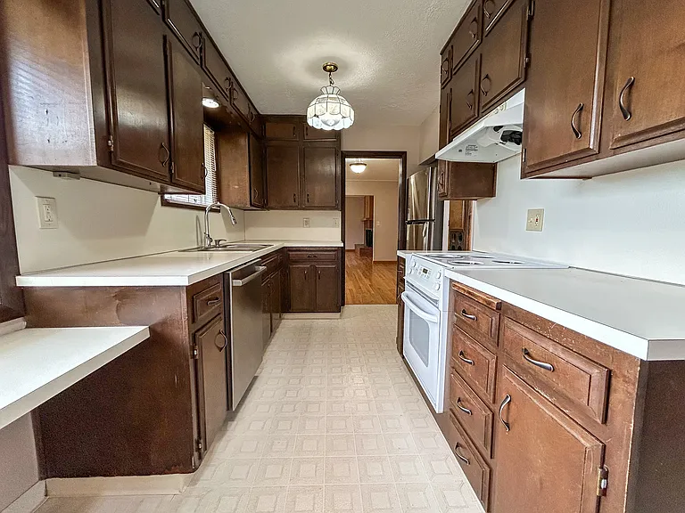 1550 Corina Dr SE — Photo 12
