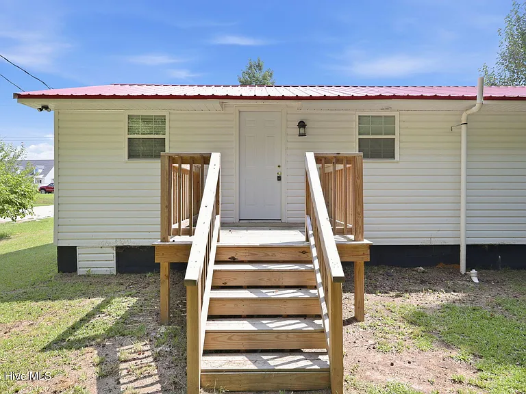 3065 State Highway 55 W — Photo 30