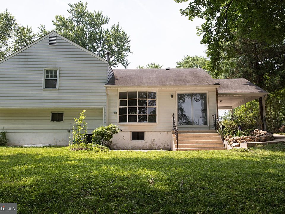 2nd image of 1404 Mullins St