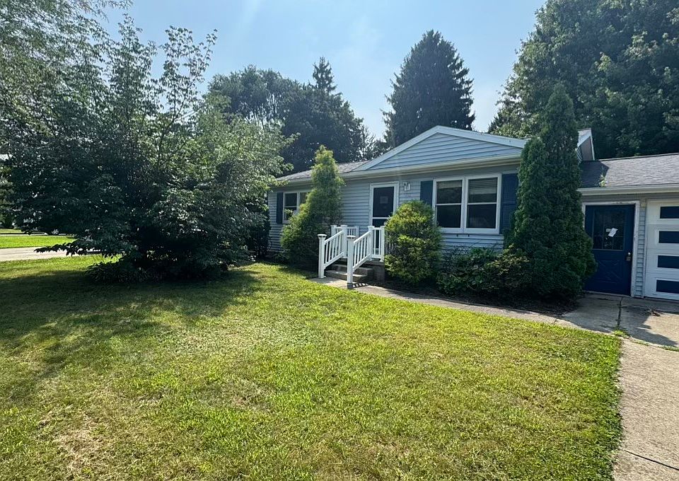 1st image of 344 Pheasant Dr