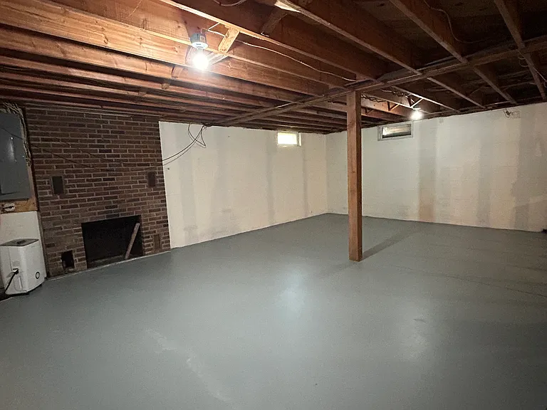 630 Wallace St — Photo 25