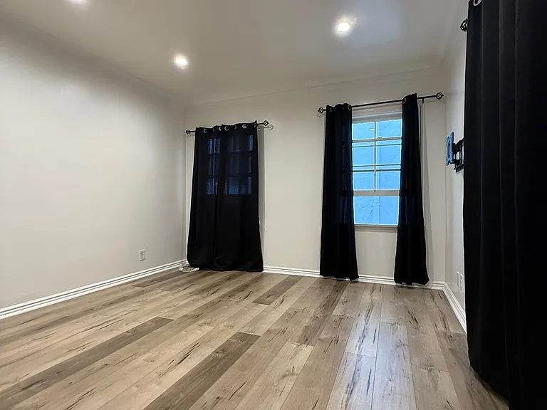 136 S McCarty Dr #7 — Photo 2
