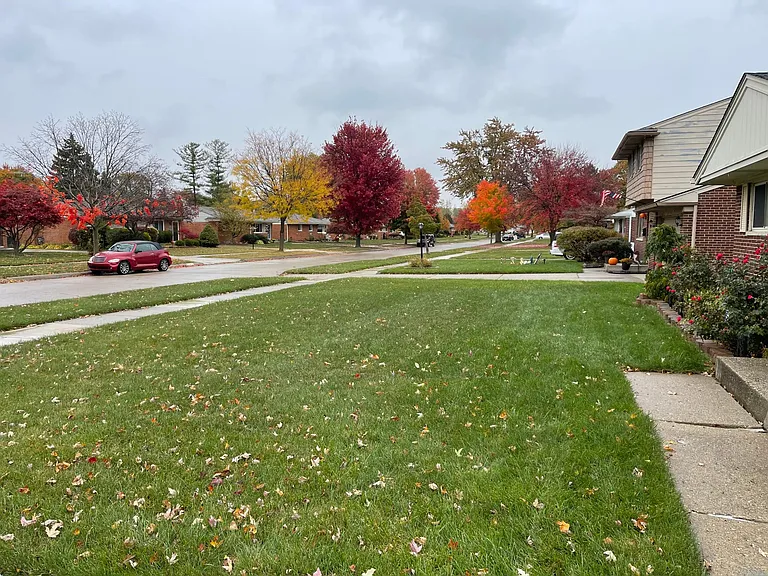12836 Pomona Dr — Photo 3