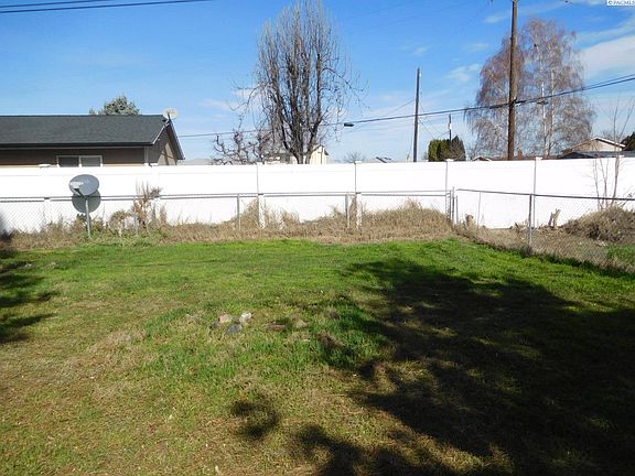 2nd image of 805 S Hawthorne St