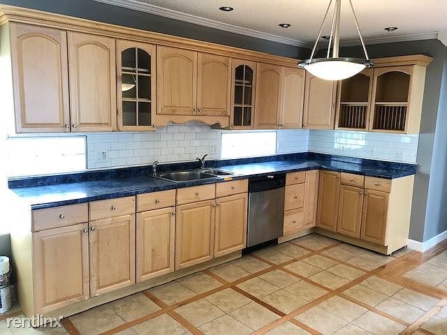 1st image of 400 Greenwich Ave Fl 1