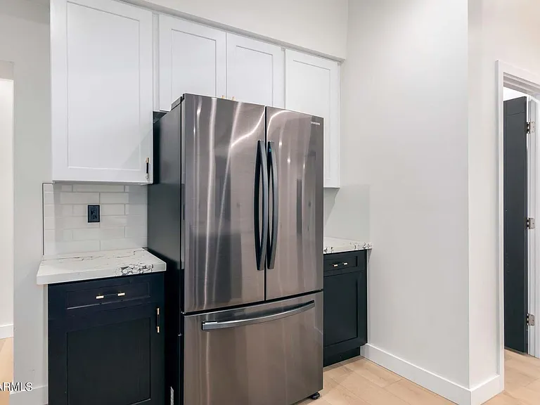 4016 E Edgemont Ave — Photo 8