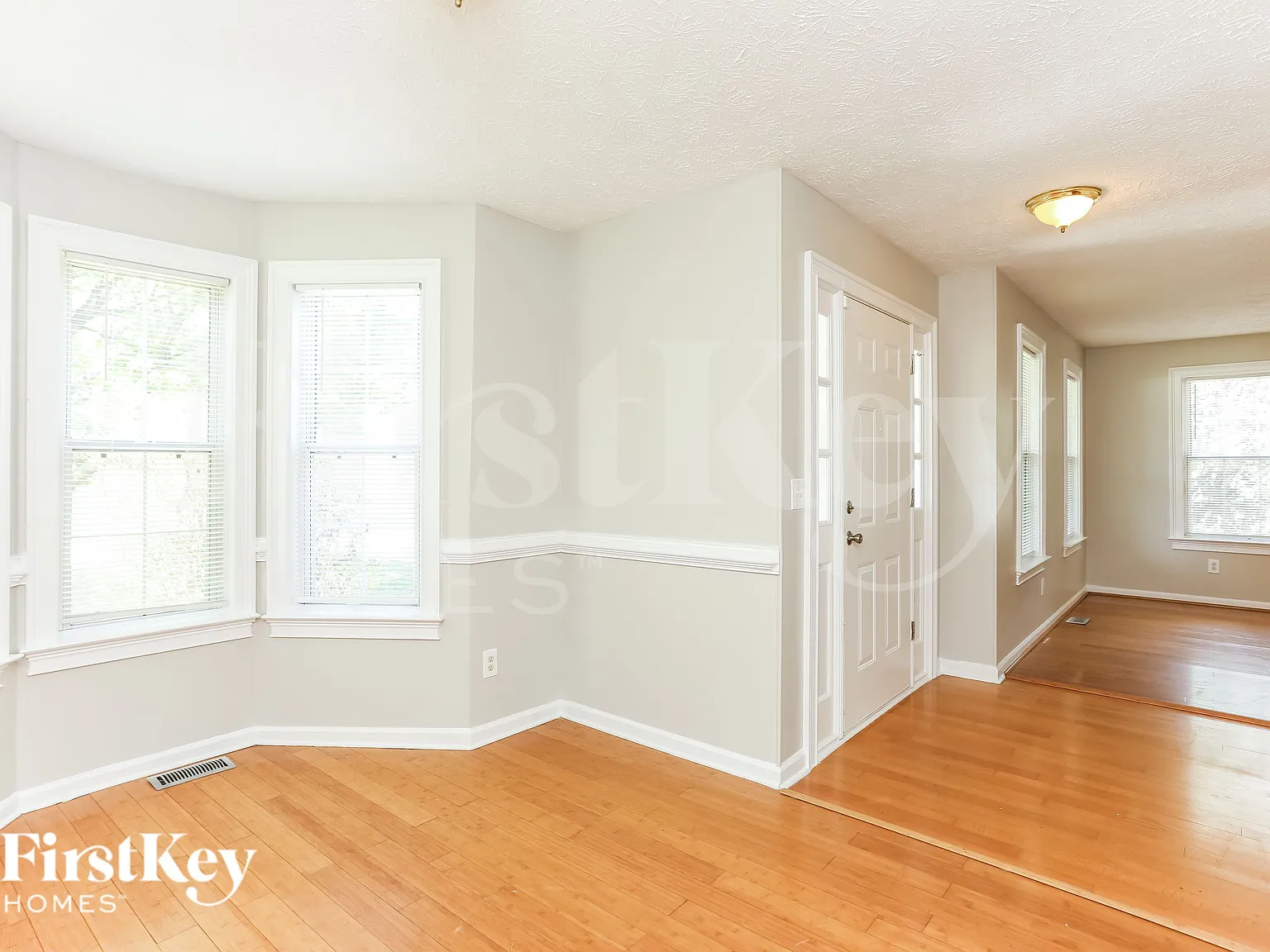 4 bed, 2.5 bath, 1639 sqft, $2,200 — Photo 4