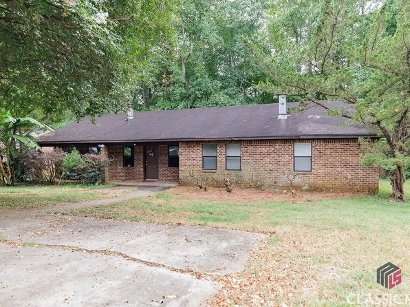 135 Paces Drive W, Athens, GA 30605