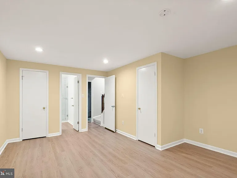 11243 Silentwood Ln — Photo 23