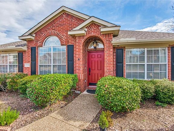 3rd image of 3709 Pinetree Dr