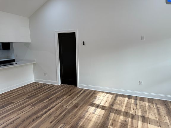 5th image of 6408 Bishop Ave