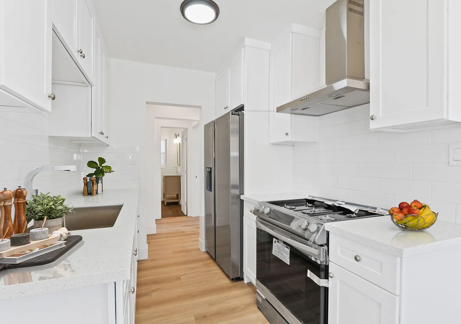 152 S Alvarado St — Photo 4