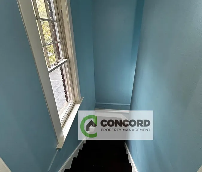 1007 W Market St #D — Photo 3