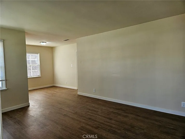 6907 White Oak Ave — Photo 29
