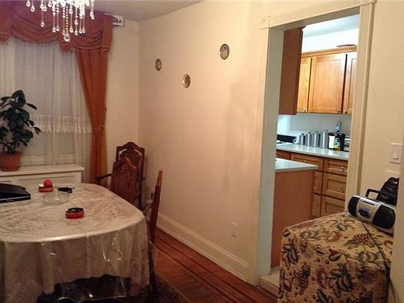 4th image of 2720 Ditmars Blvd