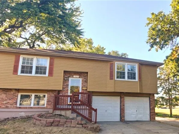 427 N Blake St, Olathe, KS 66061