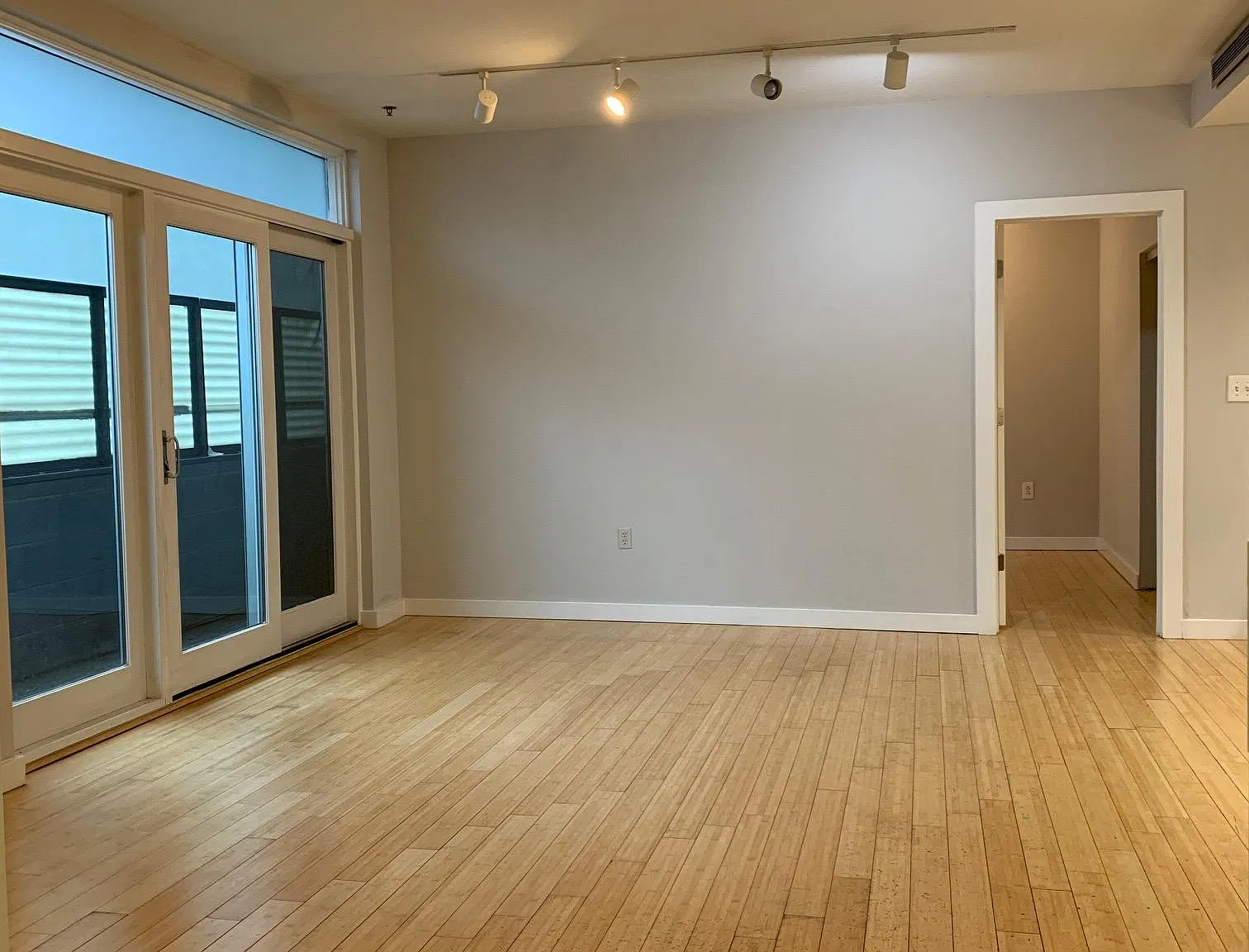 1 bed, 720 sqft, $1,800 — Photo 4