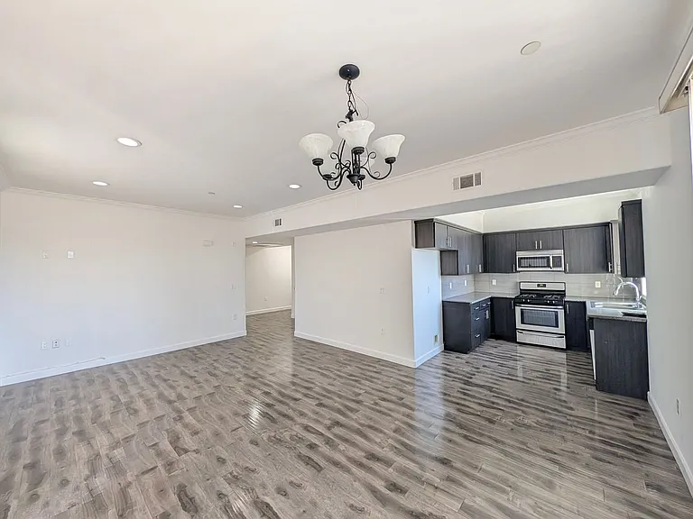 YaYa Laurel 2, LLC — Photo 3