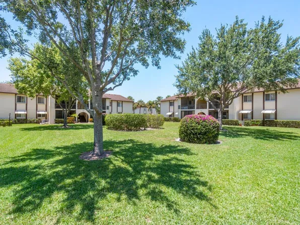 140 Lake Pine Circle #D-2, Greenacres, FL 33463