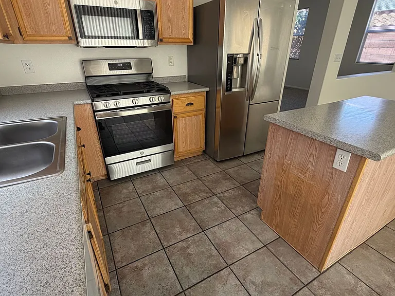 2424 Predera Ave — Photo 8