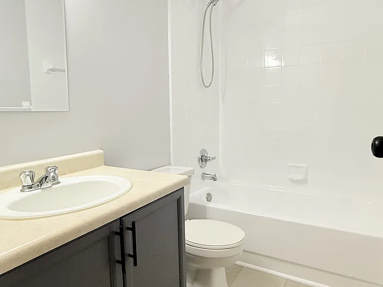 2940 Elsmere Ave #105 — Photo 14