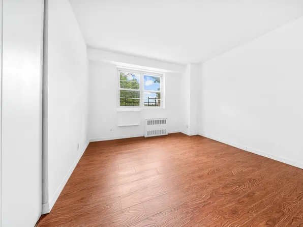 4730 59th St APT 1B, Woodside, NY 11377