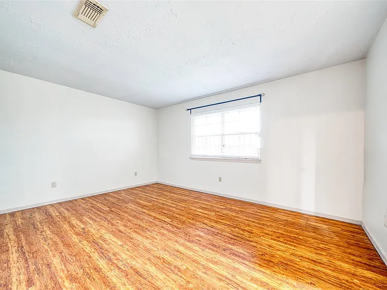 7811 Westbank Ave — Photo 29