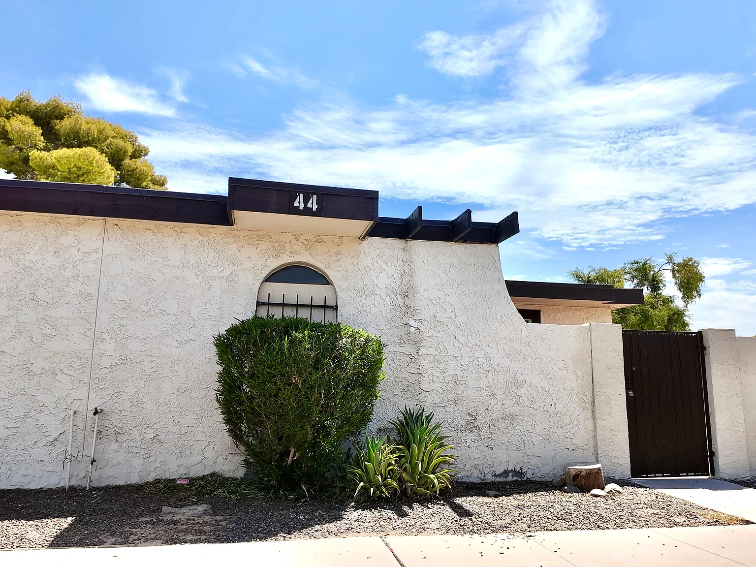2 bed, 784 sqft, $1,800 — Photo 1