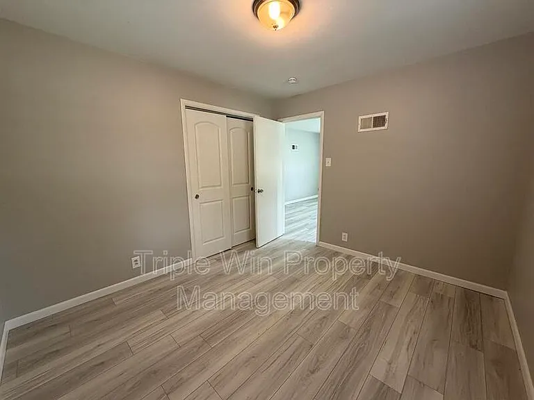 9739 Balboa Dr — Photo 14