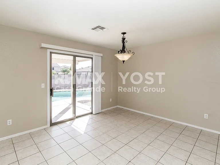 645 W Jardin Dr — Photo 5