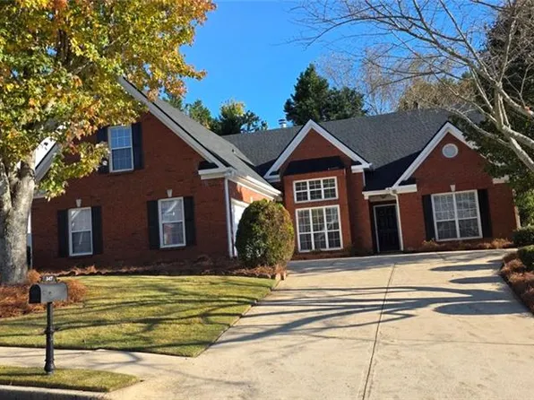347 Canterbury Place Dr, Suwanee, GA 30024