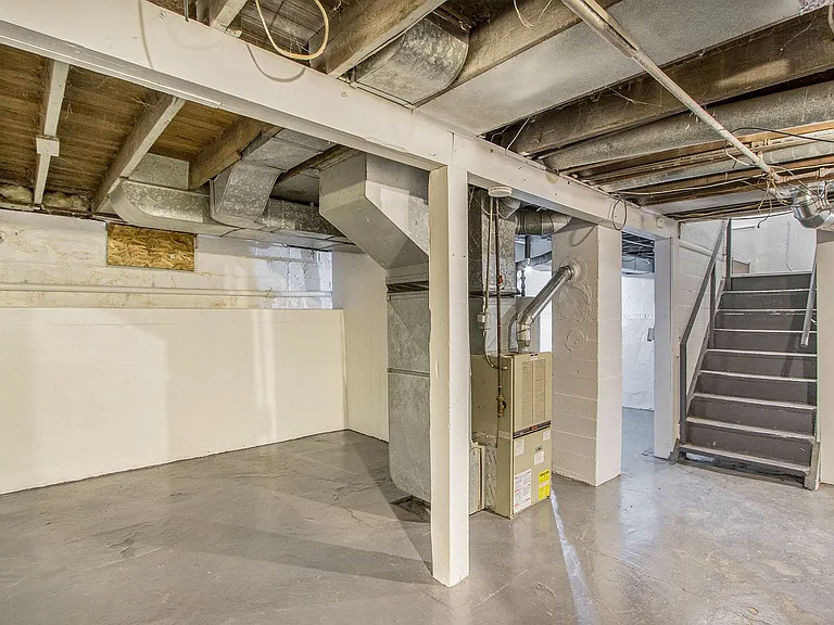 702 Fenimore Ave — Photo 16
